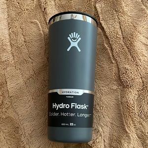 Hydroflask 22 oz tumbler